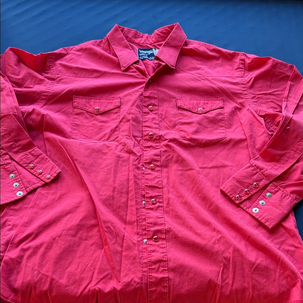 Wrangler Men's Vibrant Red Casual Shirt